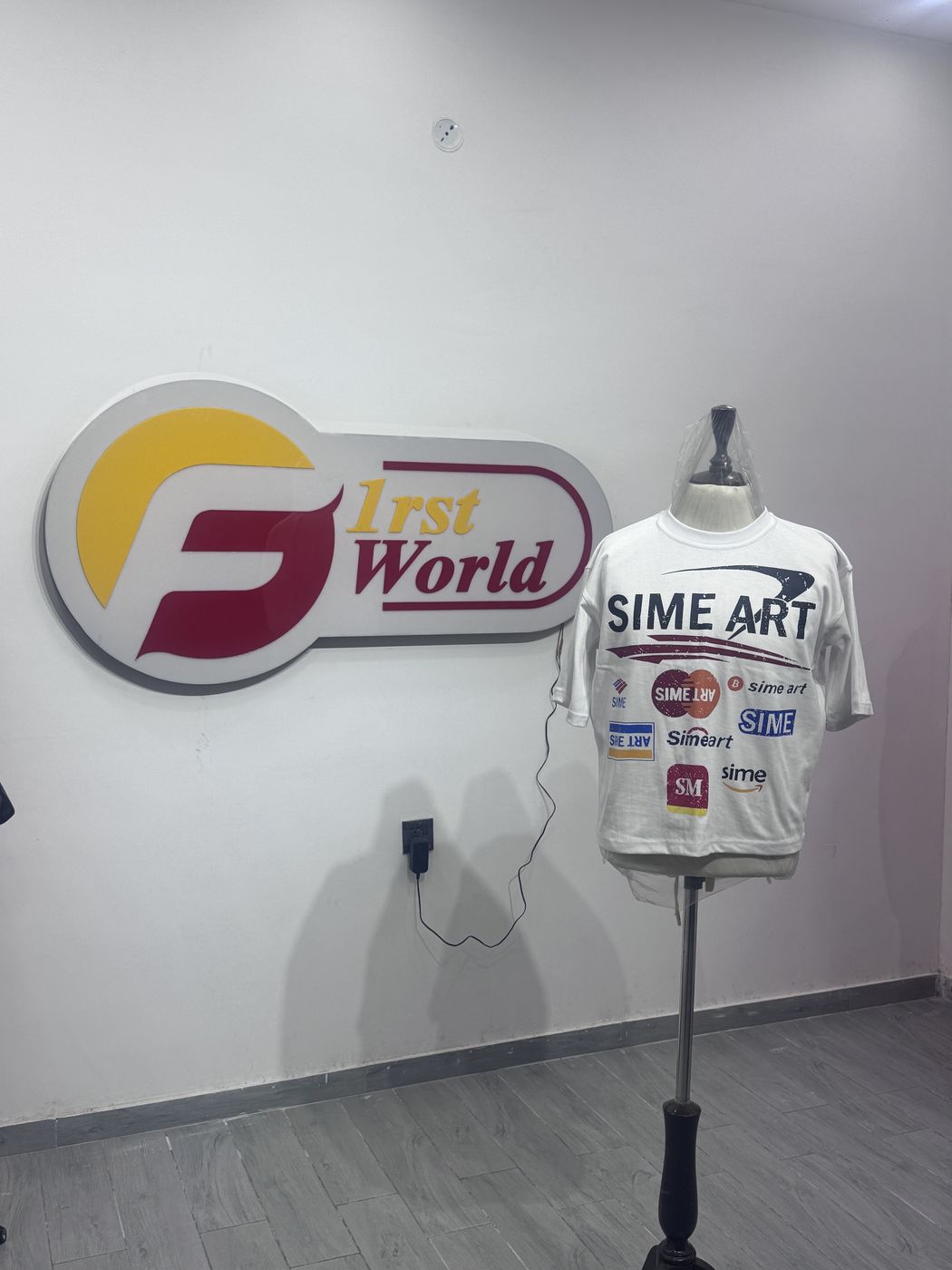 Sime Art Graphic Tee